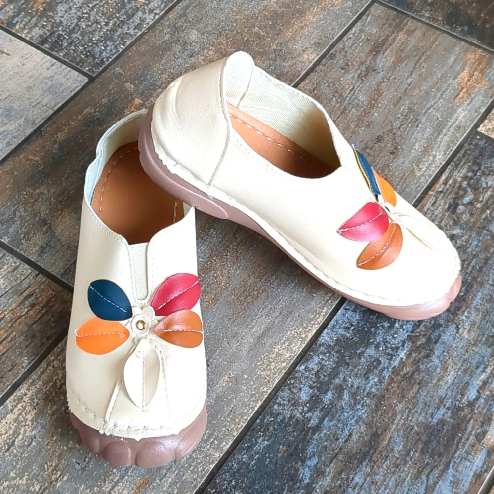 Fanan Fantastic Flowers Faux Leather Boho Loafer Sz 8, Ballet Flats Creamy White - Picture 2 of 6